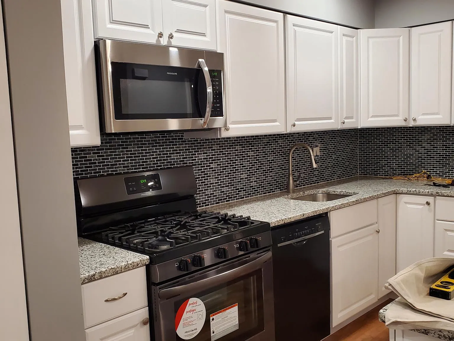 2 bed, 930 sqft, $1,600 — Photo 4
