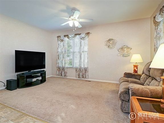 3rd image of 2443 Simon Dr