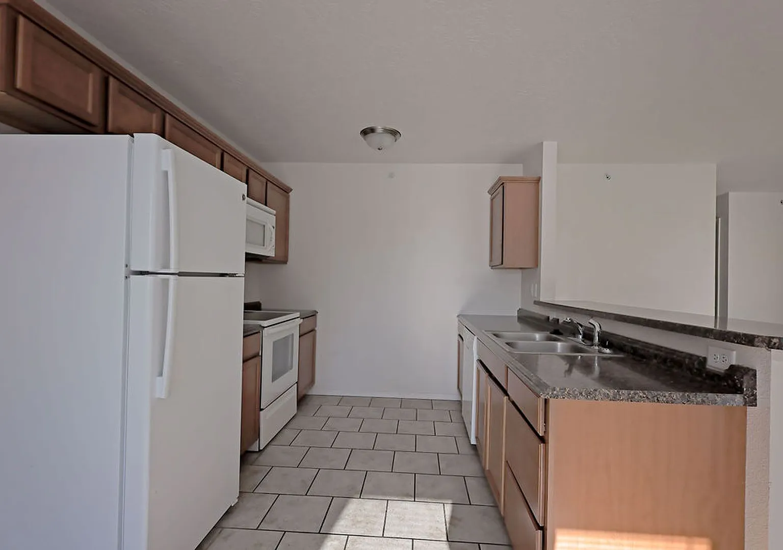 263 Robbins Ave — Photo 4