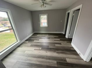 806 Meadow Ln, Wharton, TX 77488