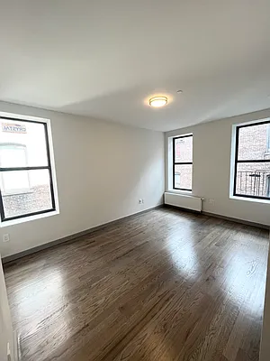 Rented by Reyes & Elsamad Real Estate Group | media 4