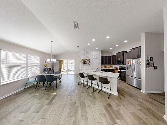 4th image of 567 Northside Dr