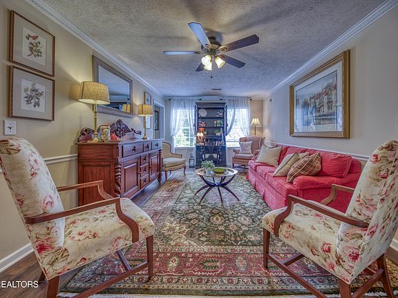 4th image of 1218 Edenbridge Way