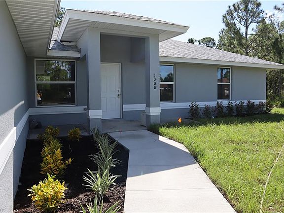 2nd image of 1008 Acacia Ave