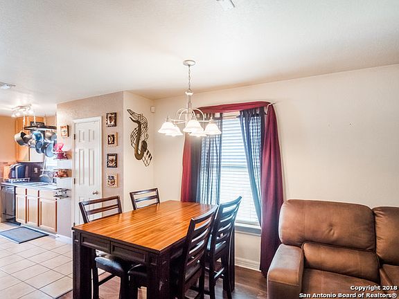 4th image of 2718 Candleridge Dr