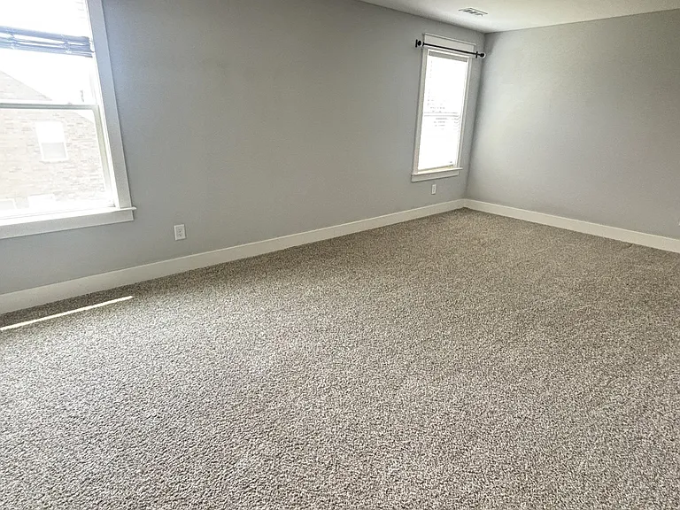 3038 Oxford Dr — Photo 22