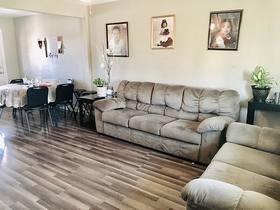 5th image of 833 E Dolphin Ave