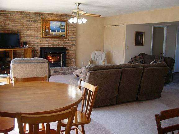 4th image of 415-82 Bramble Ln
