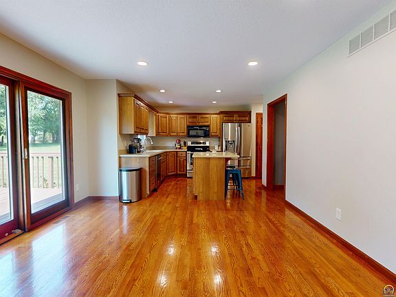 5th image of 3404 SE 39th Ter