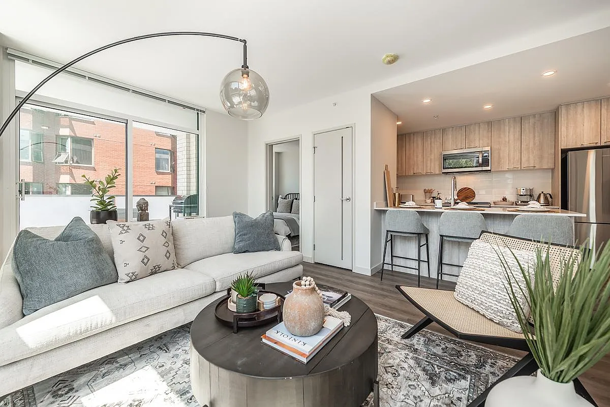 The Beacon at 1400 Quadra — Photo 4