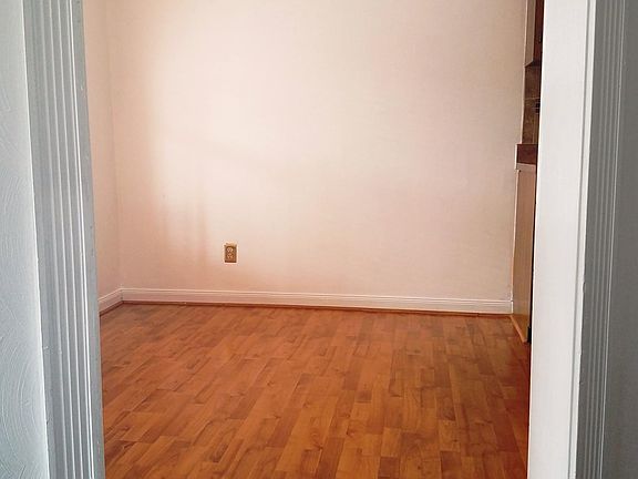 5th image of 634 South St