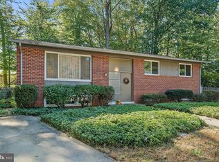 9885 Becket Ct, Fairfax, VA 22032