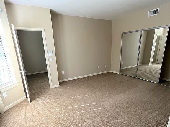 4th image of 153 W Colorado Blvd