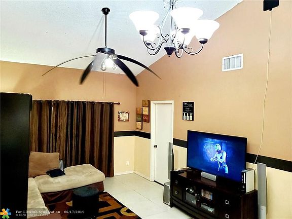 3rd image of 8213 NW 100th Dr