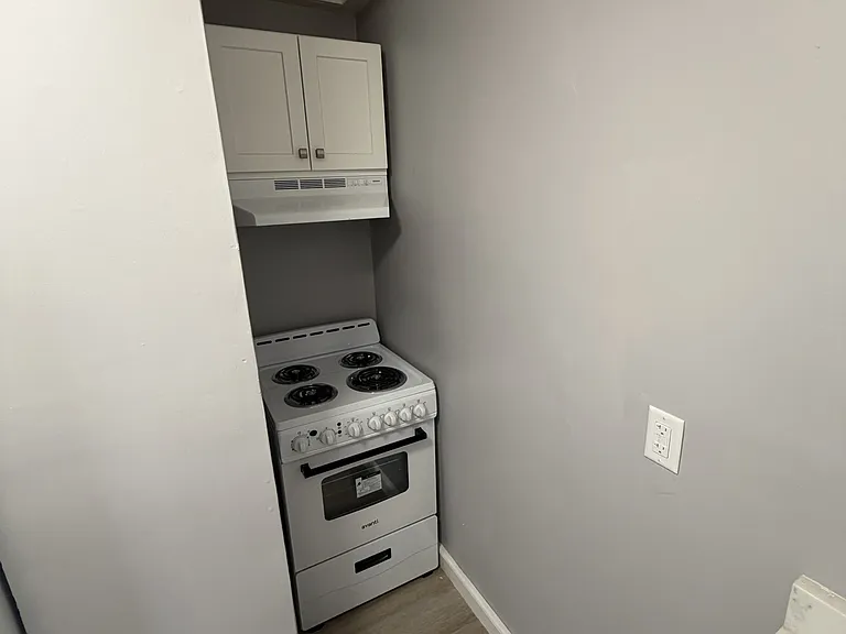 2111-2113 Acushnet Ave #1 — Photo 5