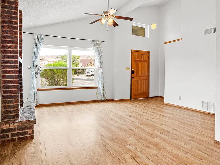 7609 Medano Dr — Photo 40