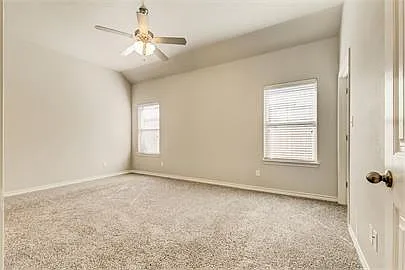 301-313 Amethyst Ct — Photo 16
