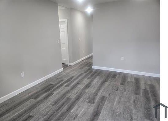 3rd image of 1525 Locust St #2
