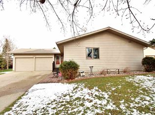 1305 12th St SW, Minot, ND 58701