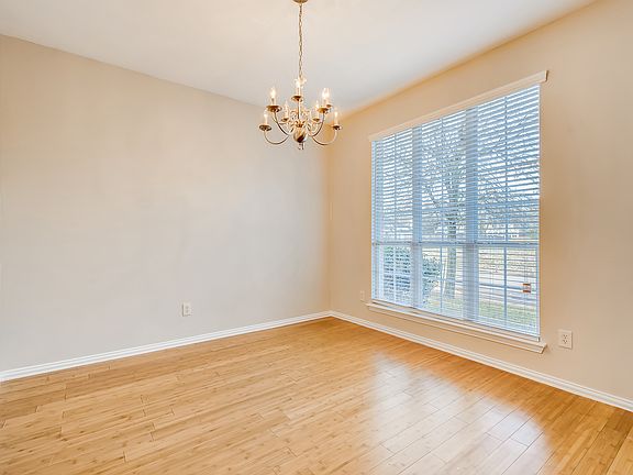 5th image of 1534 Hamilton Dr