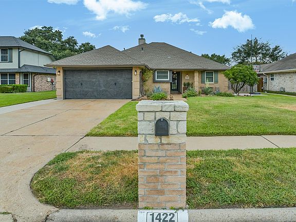 3rd image of 1422 Roosevelt Dr