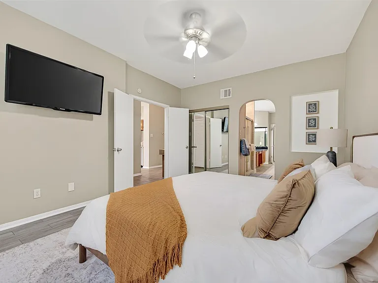 6635 Queensclub Dr — Photo 42