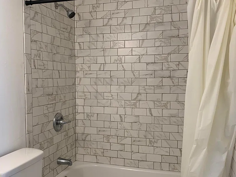 1024 Adams Ave — Photo 9