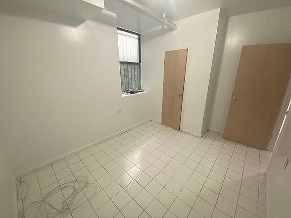 4th image of 2114 Daly Ave #M2