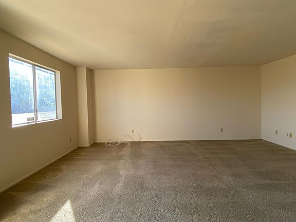 4th image of 3148 Carlyle St #203