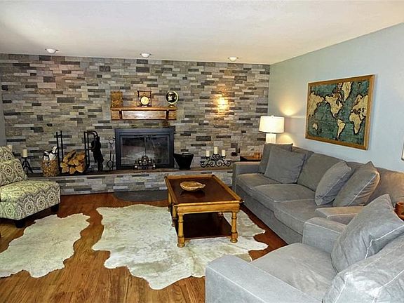 3rd image of 14 Holly Dr
