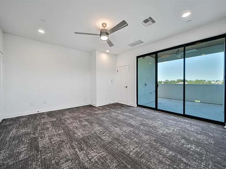 815 W 17th St — Photo 32