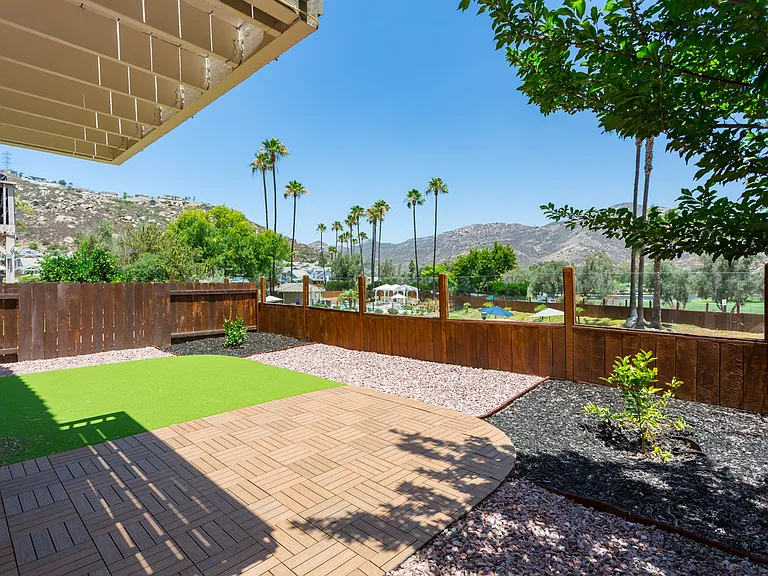 2725 Blackbush Ln — Photo 28
