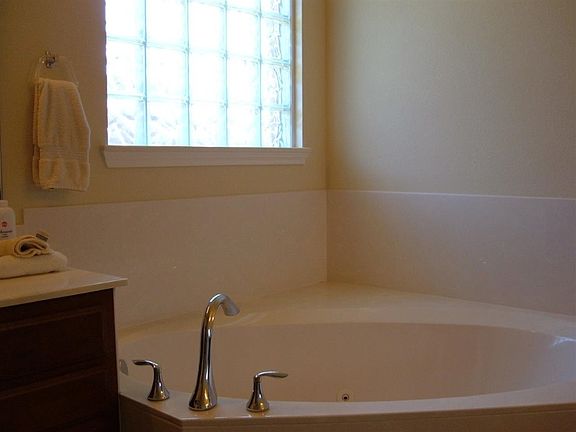 3rd image of 6609 Tierra Dr