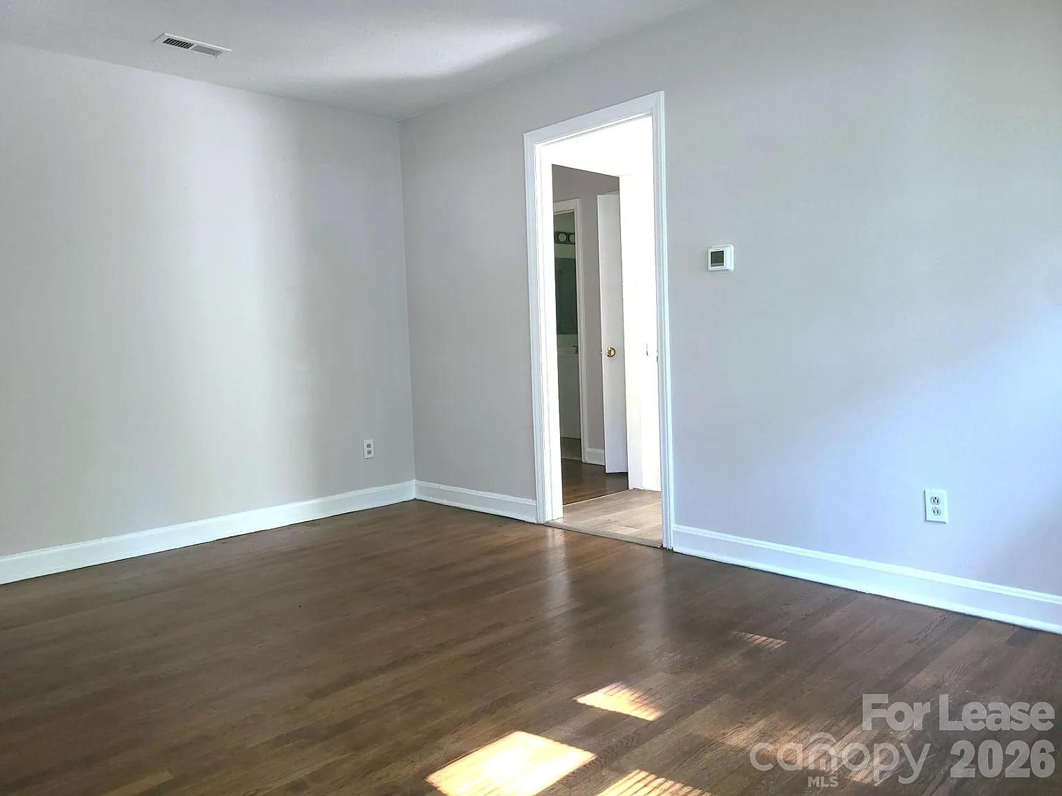 2 bed, 1.0 bath, $995 — Photo 4