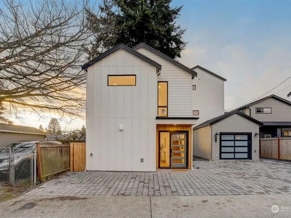 8118 Stone Avenue N, Seattle, WA 98103