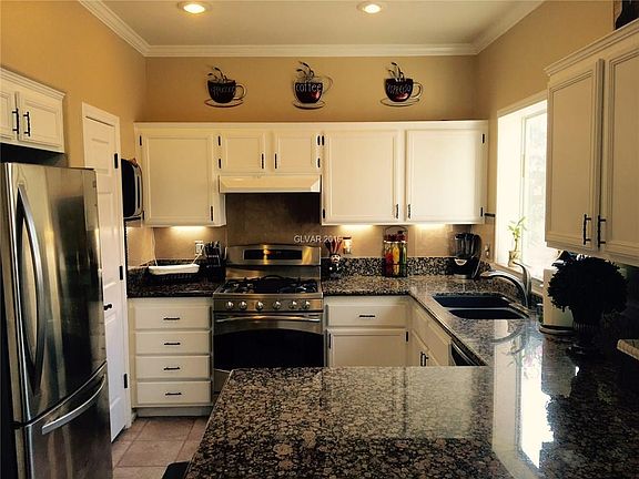 2nd image of 876 Whispering Grove Ave