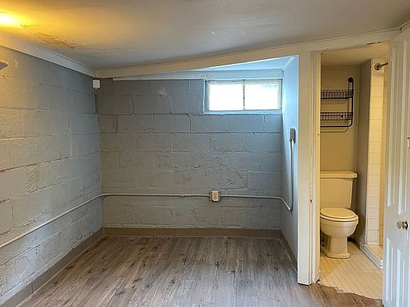 5th image of 1307 Columbia St #7