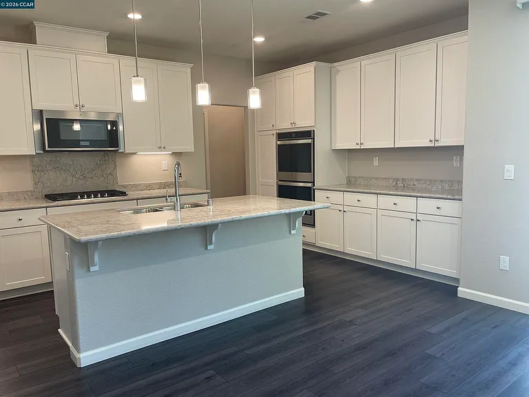 777 Country Club Dr — Photo 3