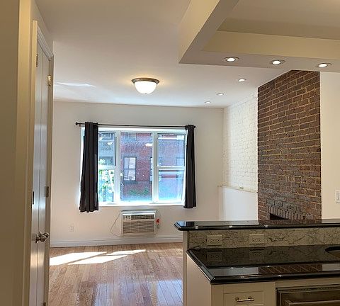3rd image of 418 E 84th St #2B1