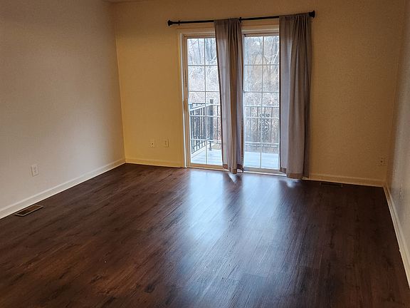 5th image of 20 Jackson Pl #F