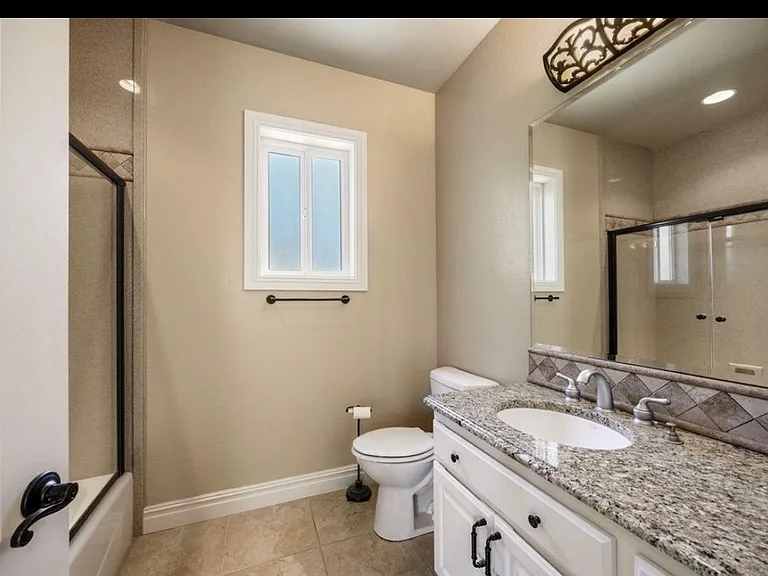 107 Monterey Dr — Photo 11