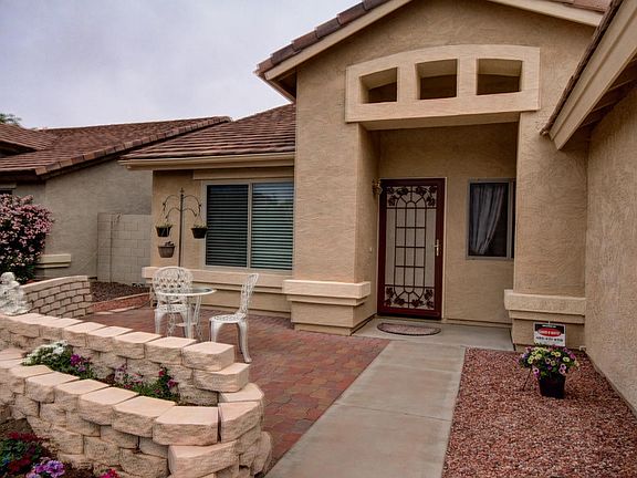 4th image of 15872 W Paradise Ln