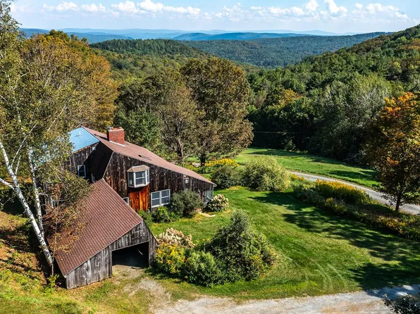 898 Clay Road, Pomfret, VT 05001