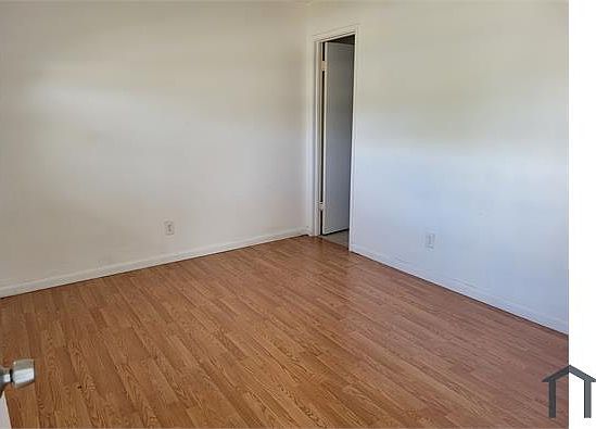 3rd image of 1660 NW 32nd Ave