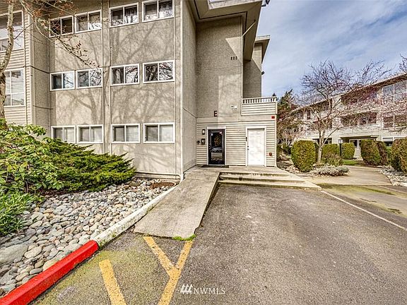 4th image of 12700 NE 8th St APT E107