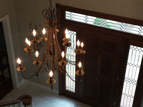 4th image of 210 Country Club Ln