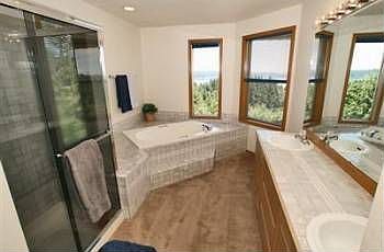 4th image of 4714 NW Black Hawk Ct