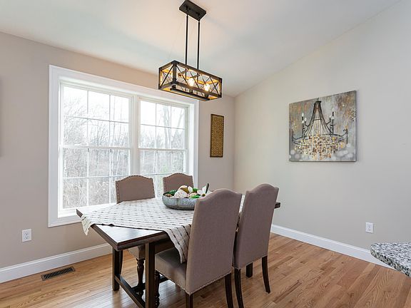5th image of 60 Brackett Ln #5-38