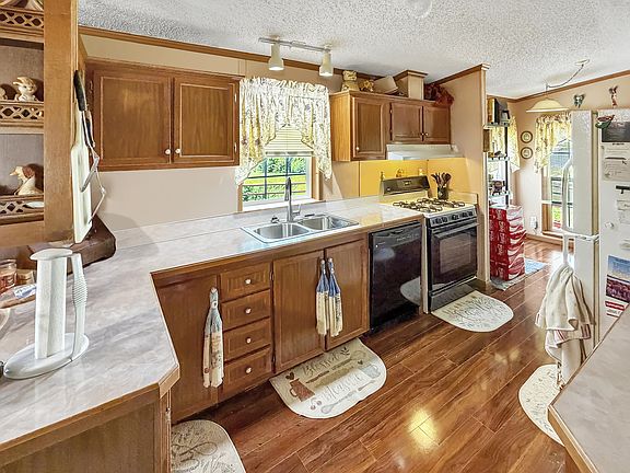 5th image of 20 Barnside Dr