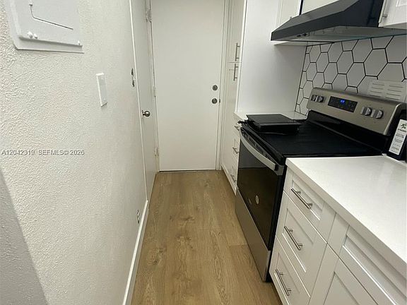 5th image of 1000 West Ave APT 531